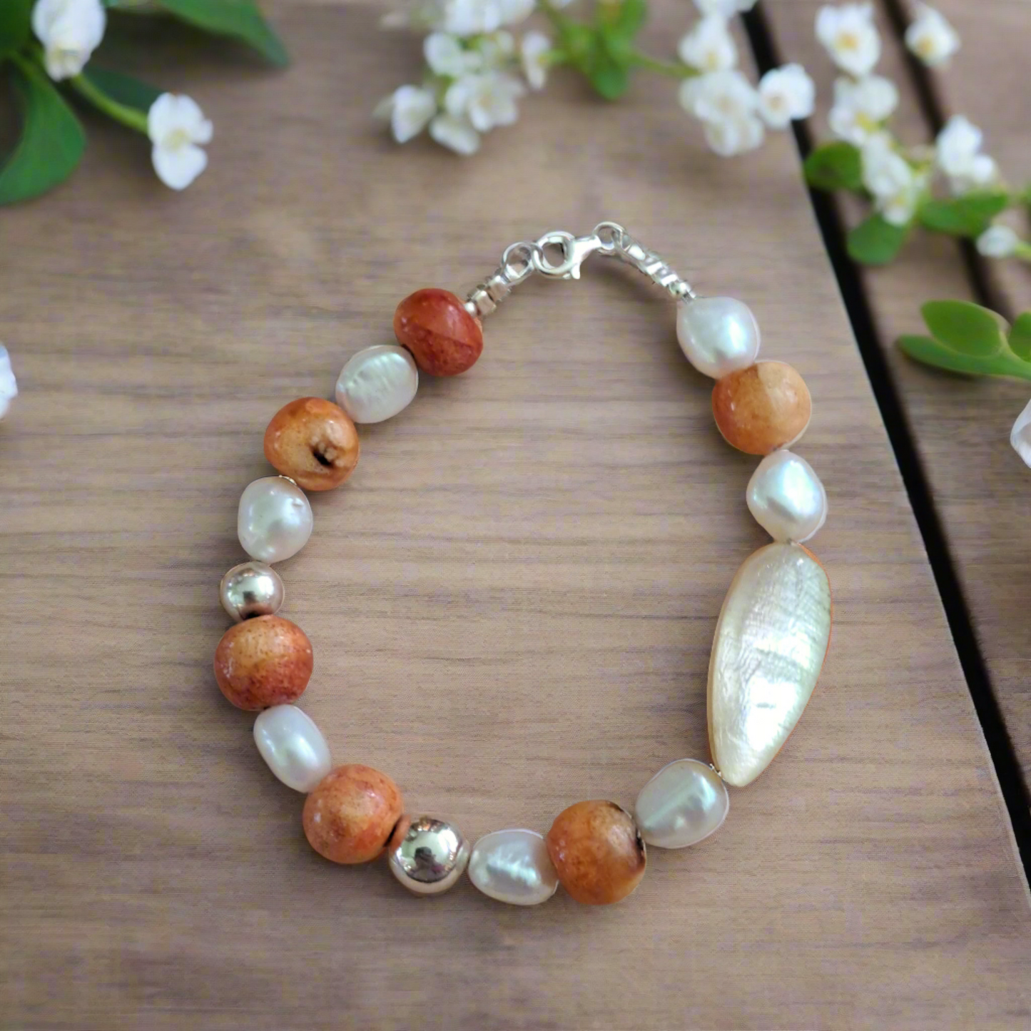 Bracelet with sterling silver, corals and pearls - Katerina Roukouna