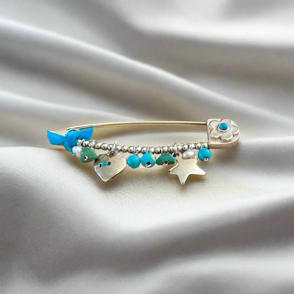 Baby pin charm (I)