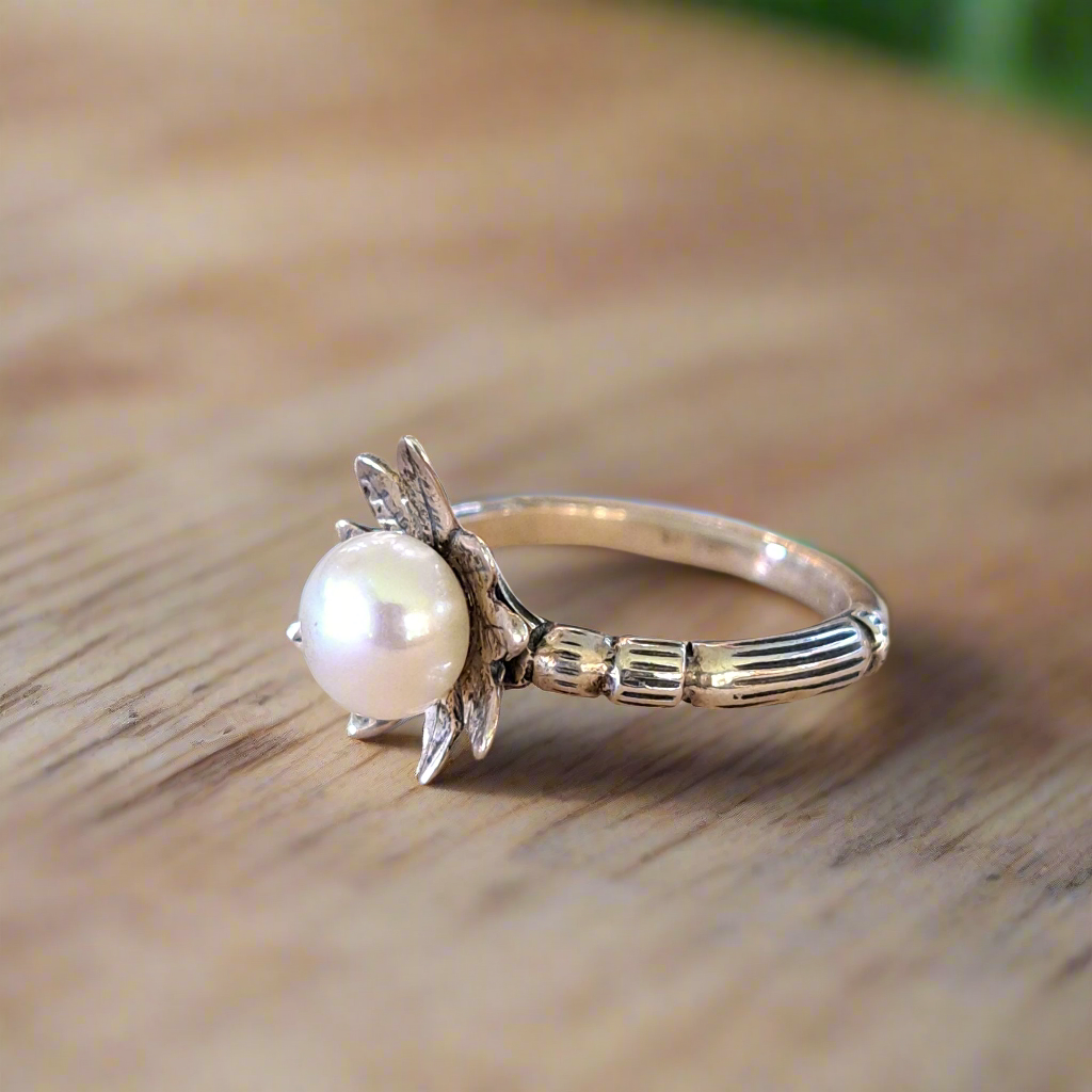 Vintage srerling silver ring with pearl - Katerina Roukouna