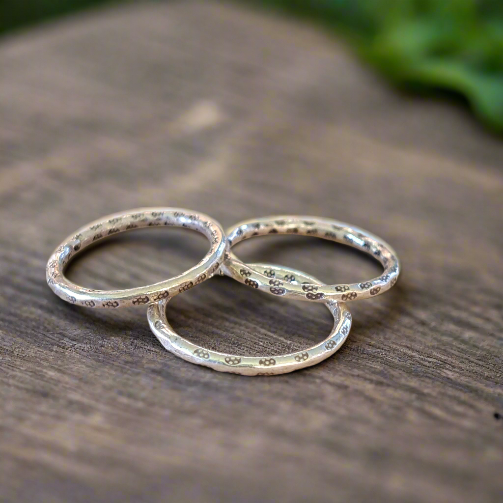 Elegant engraved sterling silver ring - Katerina Roukouna