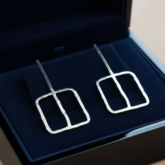 One Line square mini silver earrings - Katerina Roukouna