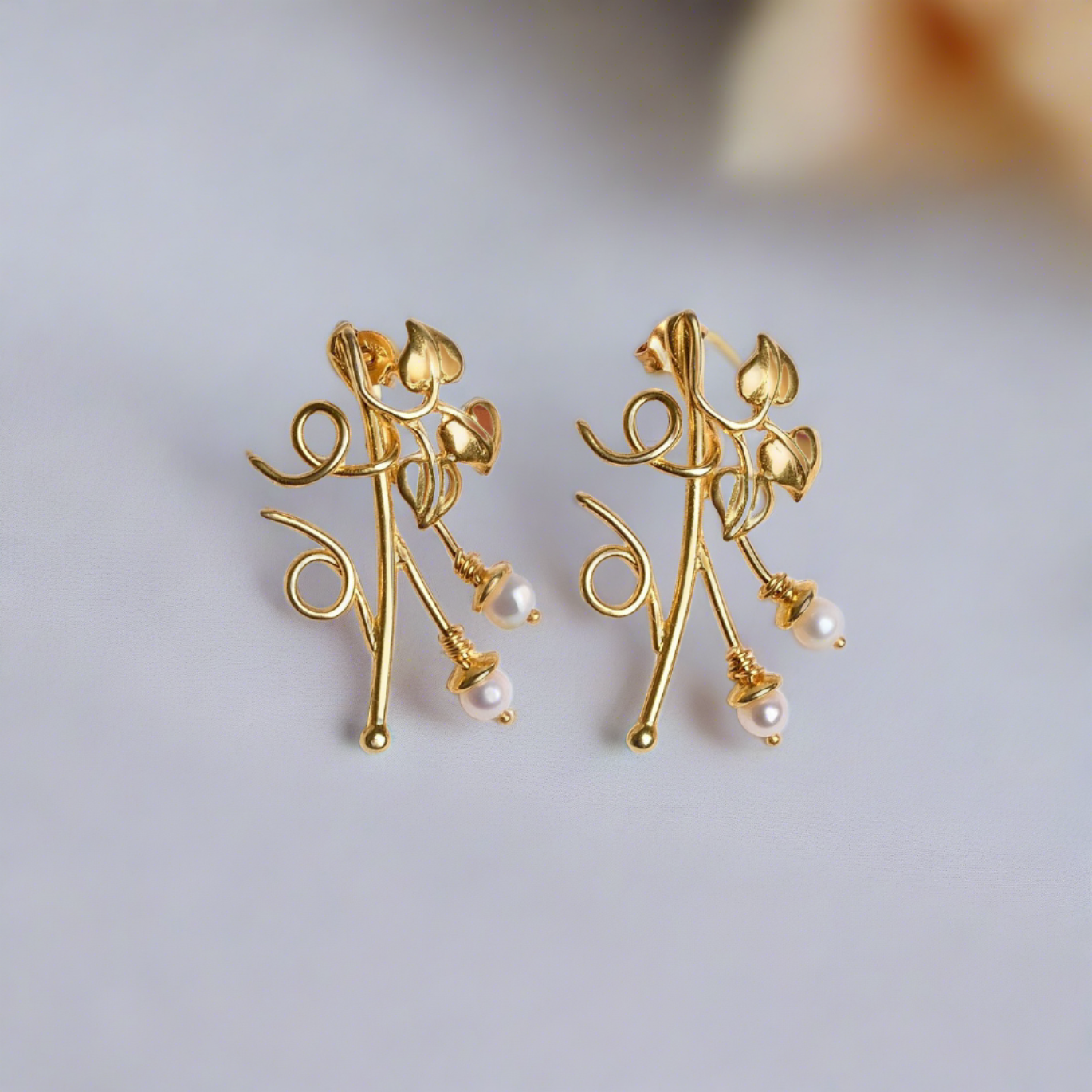 Ivy earrings with pearls