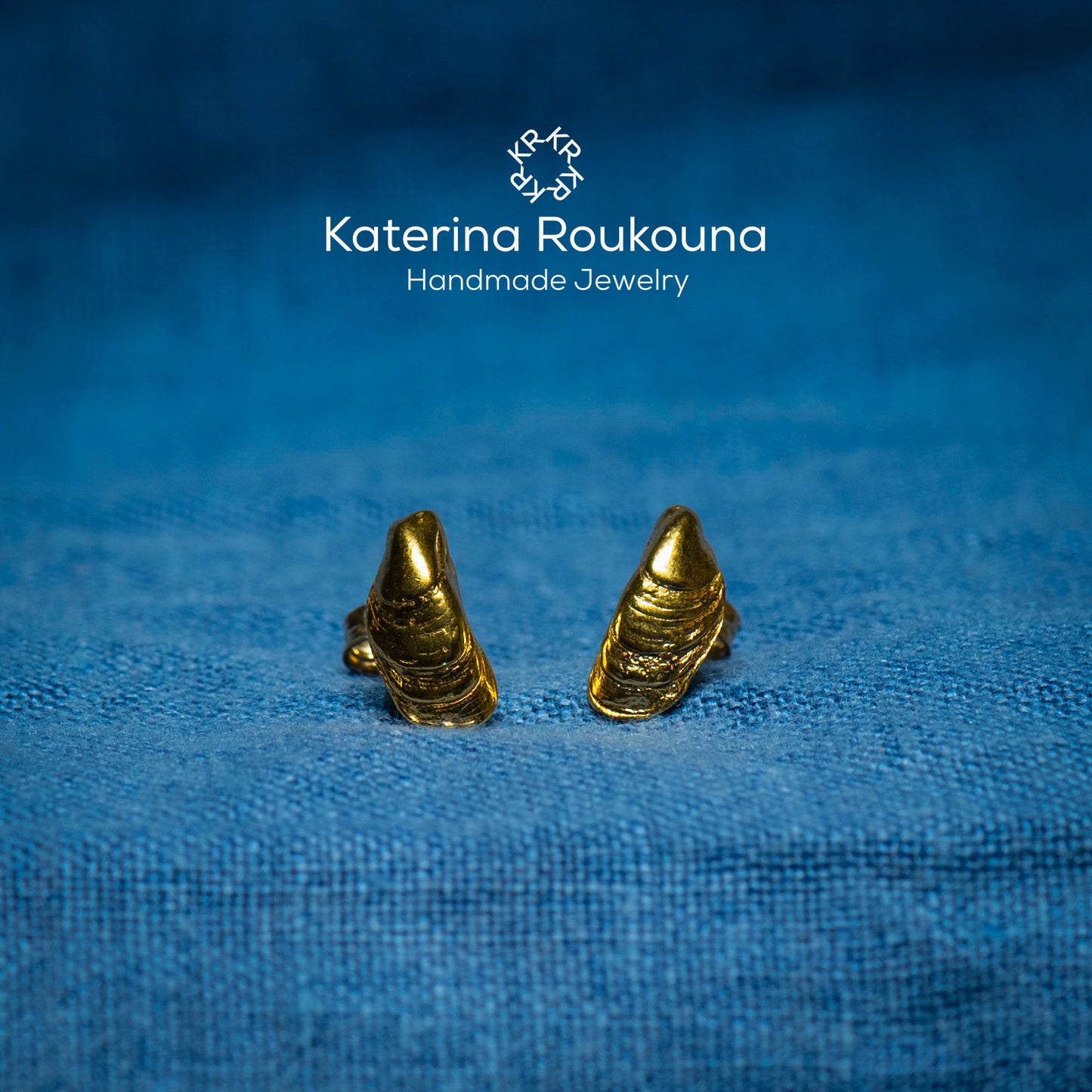 Tiny Mussels Stud Earrings - Katerina Roukouna