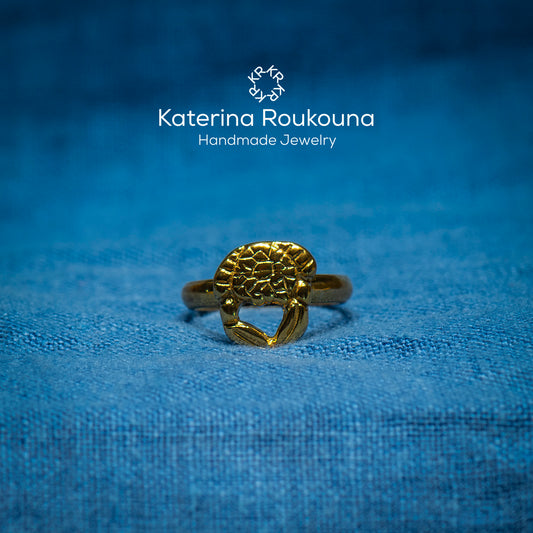 Tiny crab silver ring - Katerina Roukouna