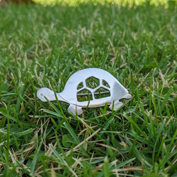 Sterling silver turtle-shaped brooch