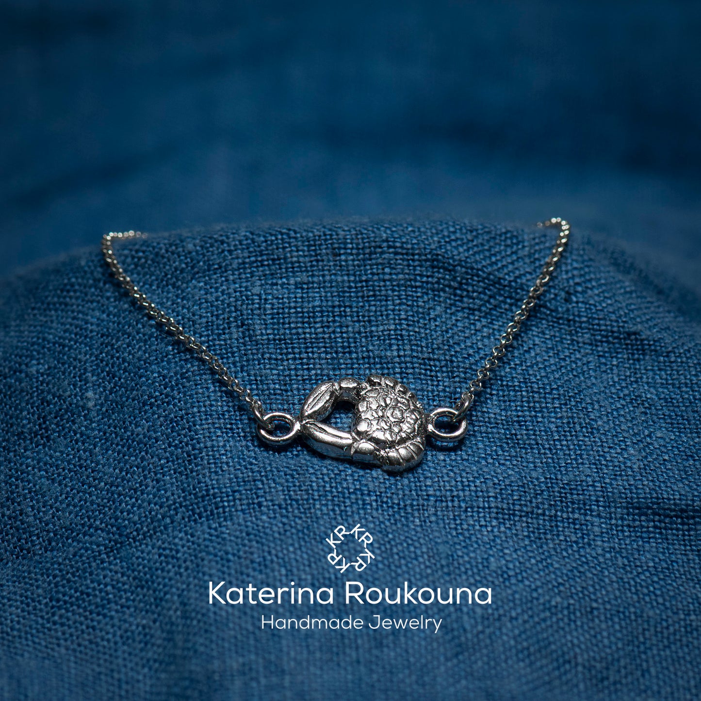 Tiny crab sterling silver bracelet - Katerina Roukouna