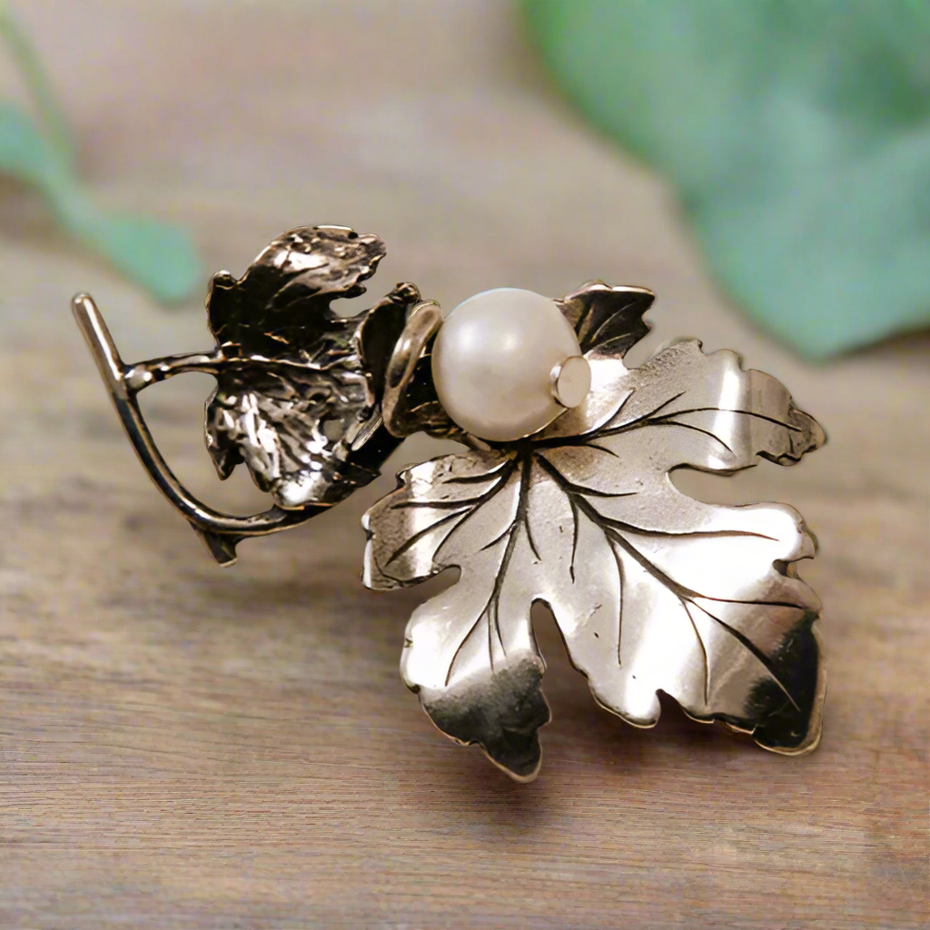 Sterling silver brooch-Grapevine Leaf with Pearl - Katerina Roukouna