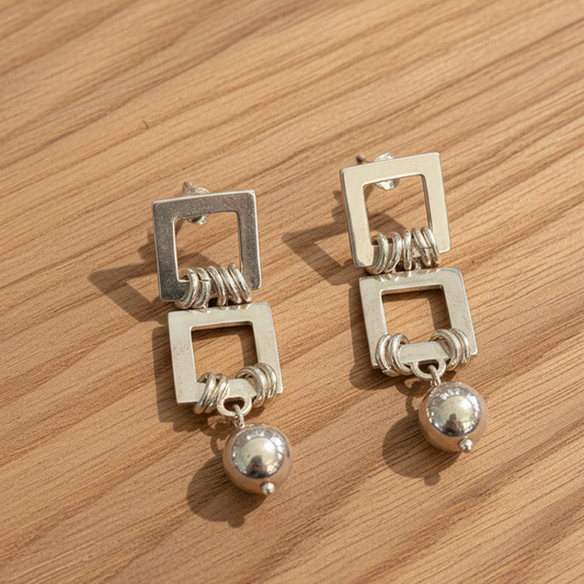 Handmade sterling silver tetragonal earrings - Katerina Roukouna