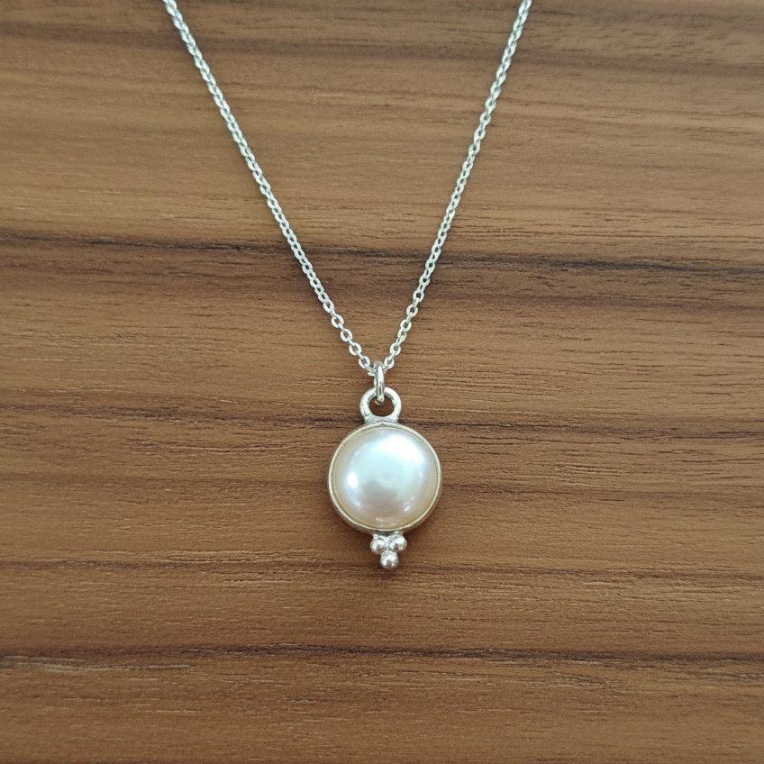 Handmade sterling pendant with a pearl - Katerina Roukouna