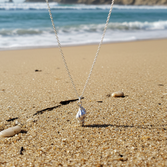 Medium conch sterling silver pendant - Katerina Roukouna