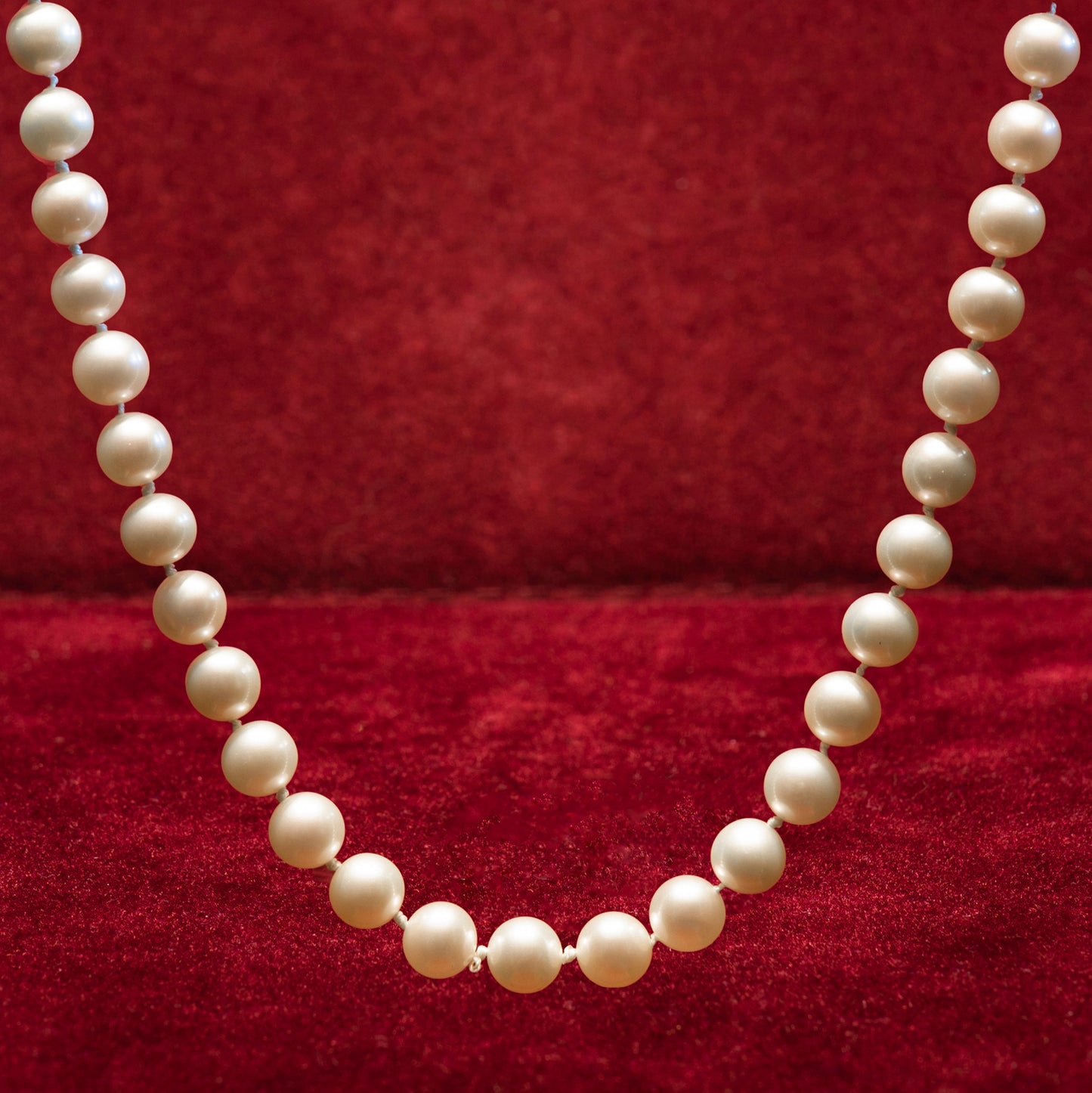 Pearls with 18K gold clasp