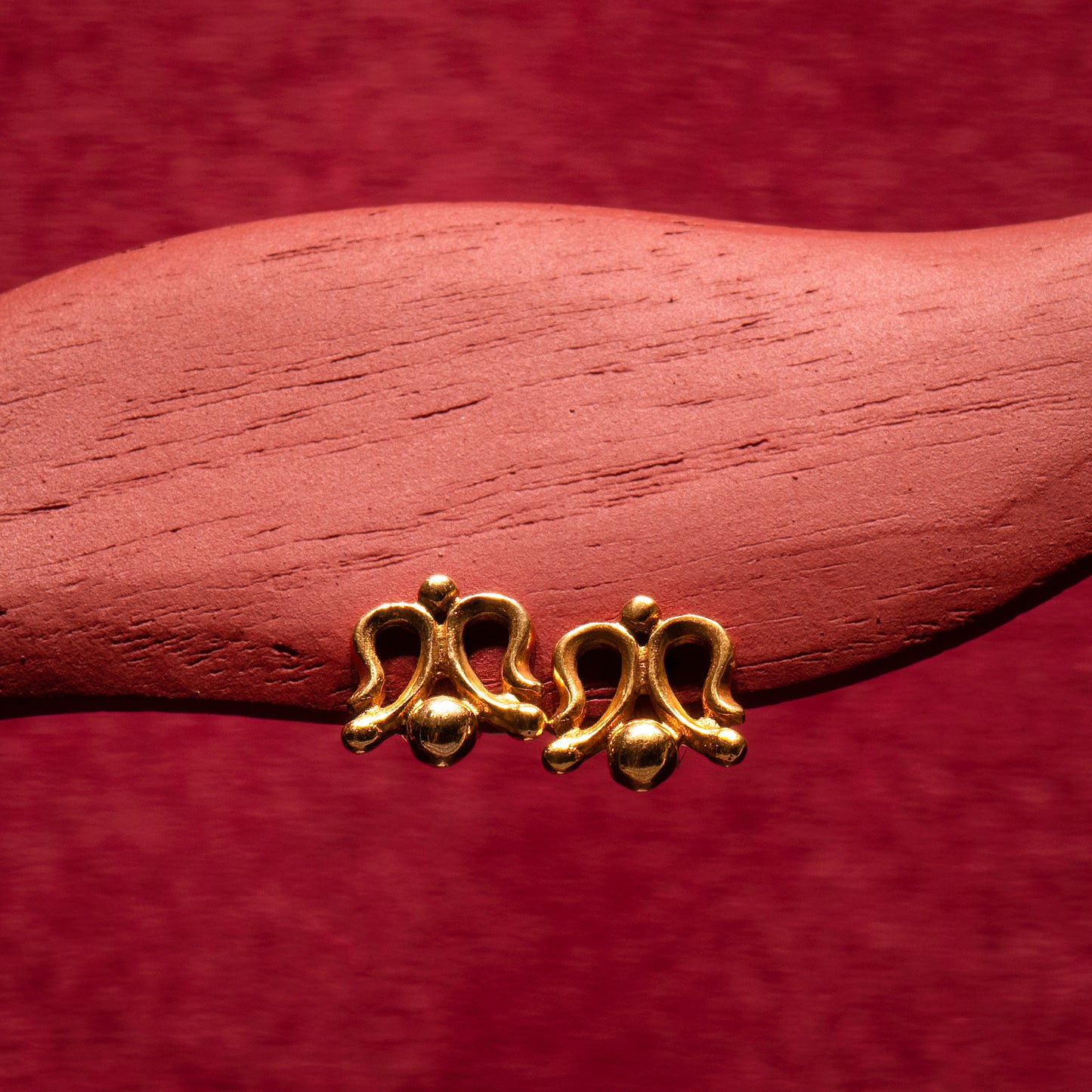 18K Gold stud earrings