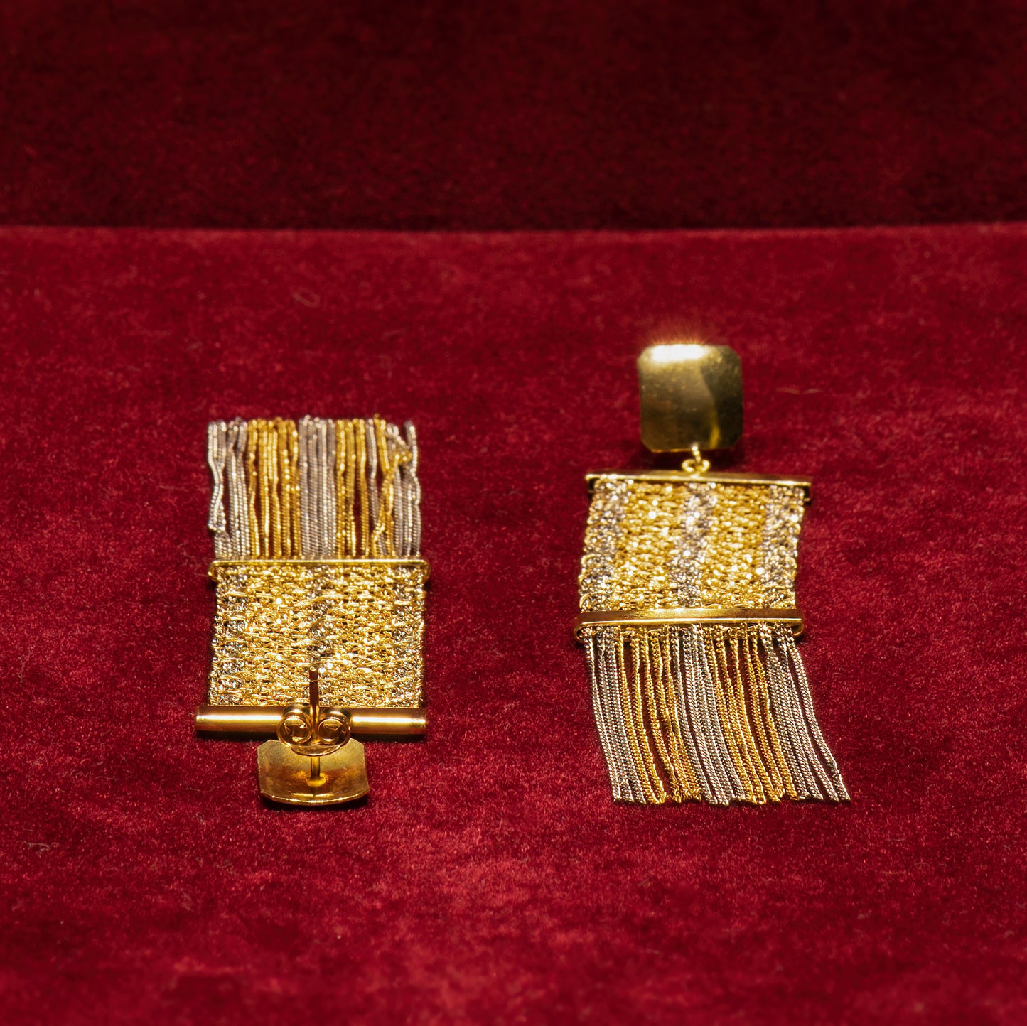 18k white and yellow Gold earrings woth chains