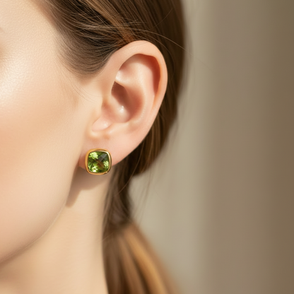 Handmade 18K Gold earrings with peridots