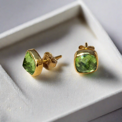 18K gold earrings with peridots