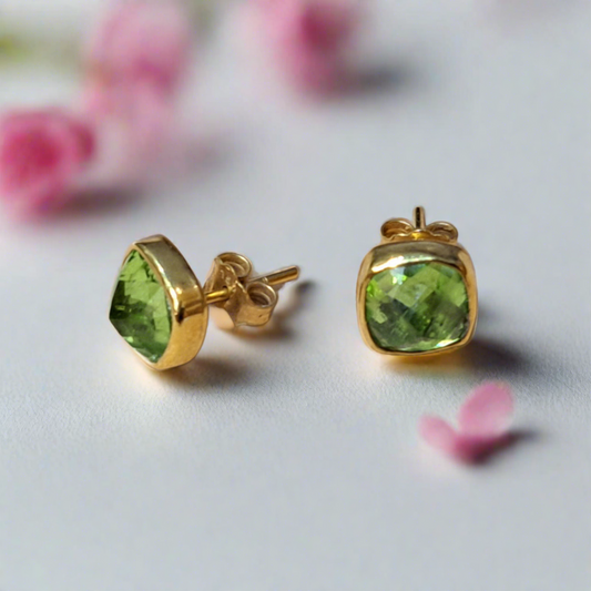 18K gold earrings with peridots