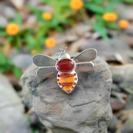 Bee sterling silver broch with oval cornelian gem