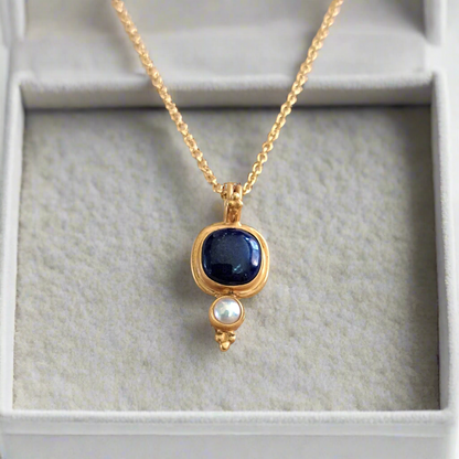 Handmade 18K gold pendant with lapis lazouli and pearl