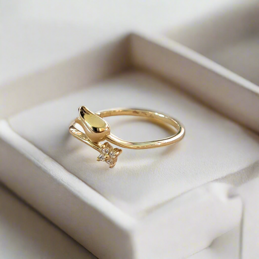 14K Gold ring with tulip and a zirkon