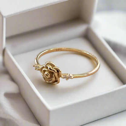 14K Gold flower ring with zirkons