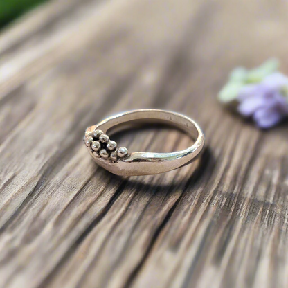 Antique style sterling silver ring