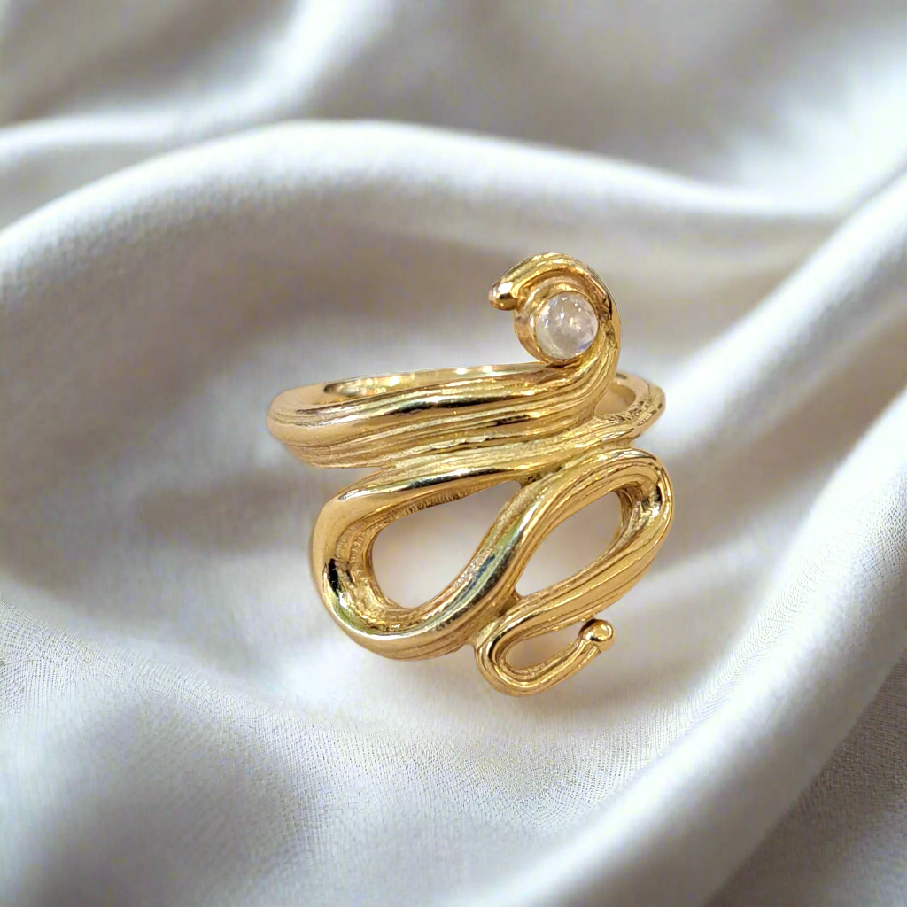 18K Snake ring with moonstone