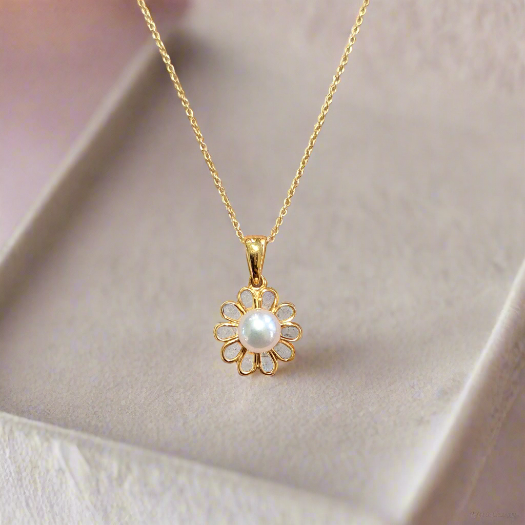 Marguerite with pearl 14K Gold pendant