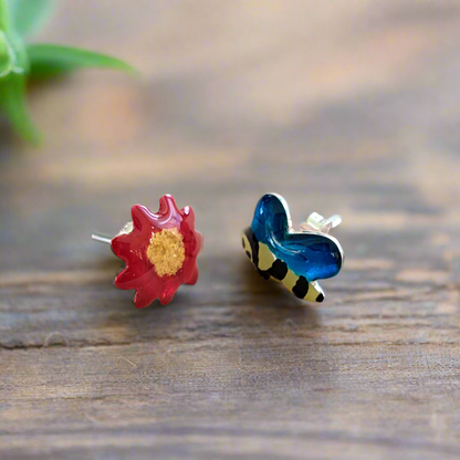 Bee and flower stud silver earrings - Katerina Roukouna