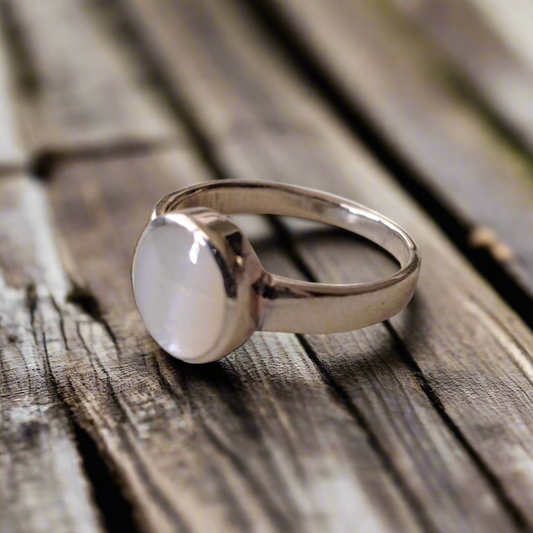 Sterling silver ring with oval mother of pearl