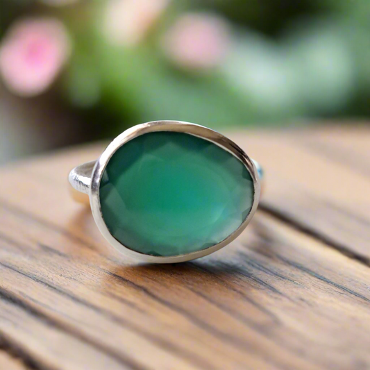 Steling silver ring with oval green agate (II)