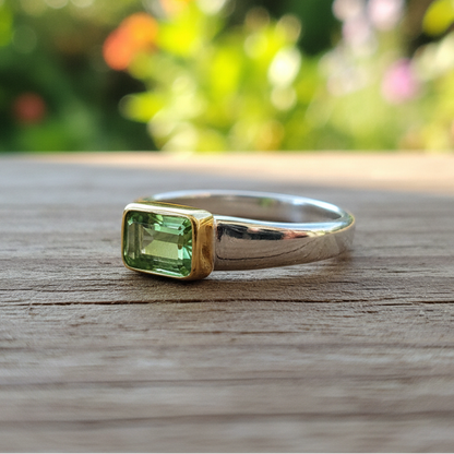 18K gold and sterling silver ring with tetragonal peridot