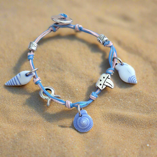 Bracelet with shell charms 