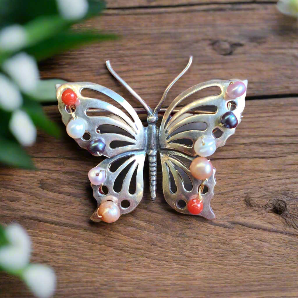 Buttefly sterling silver brooch with gems