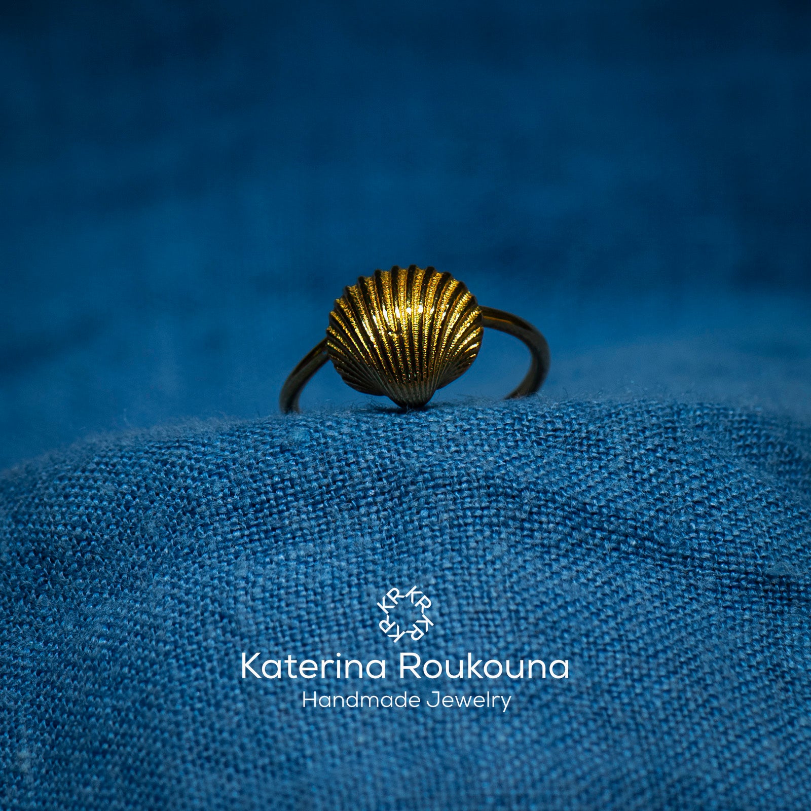 Tiny Clam Silver Ring - Katerina Roukouna