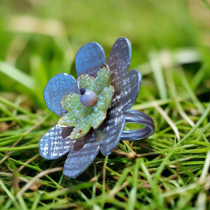 Handmade flower ring with peridots