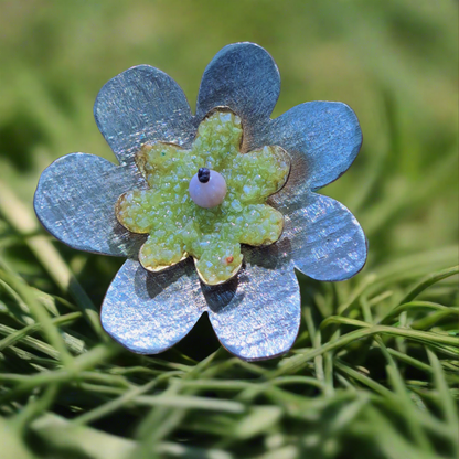 Handmade flower ring with peridots