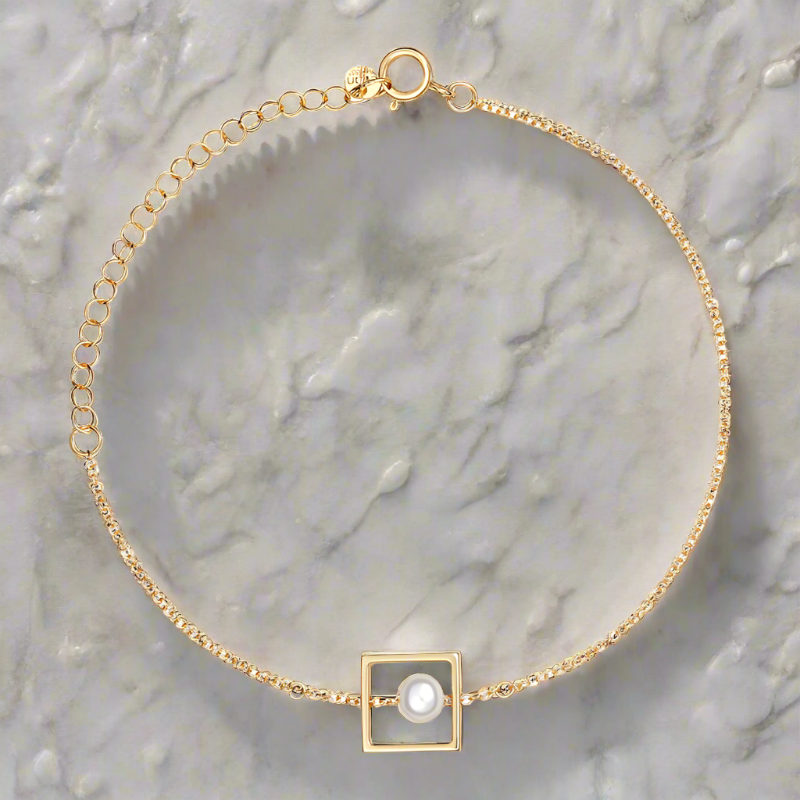 14K gold bracelet with square and pearl