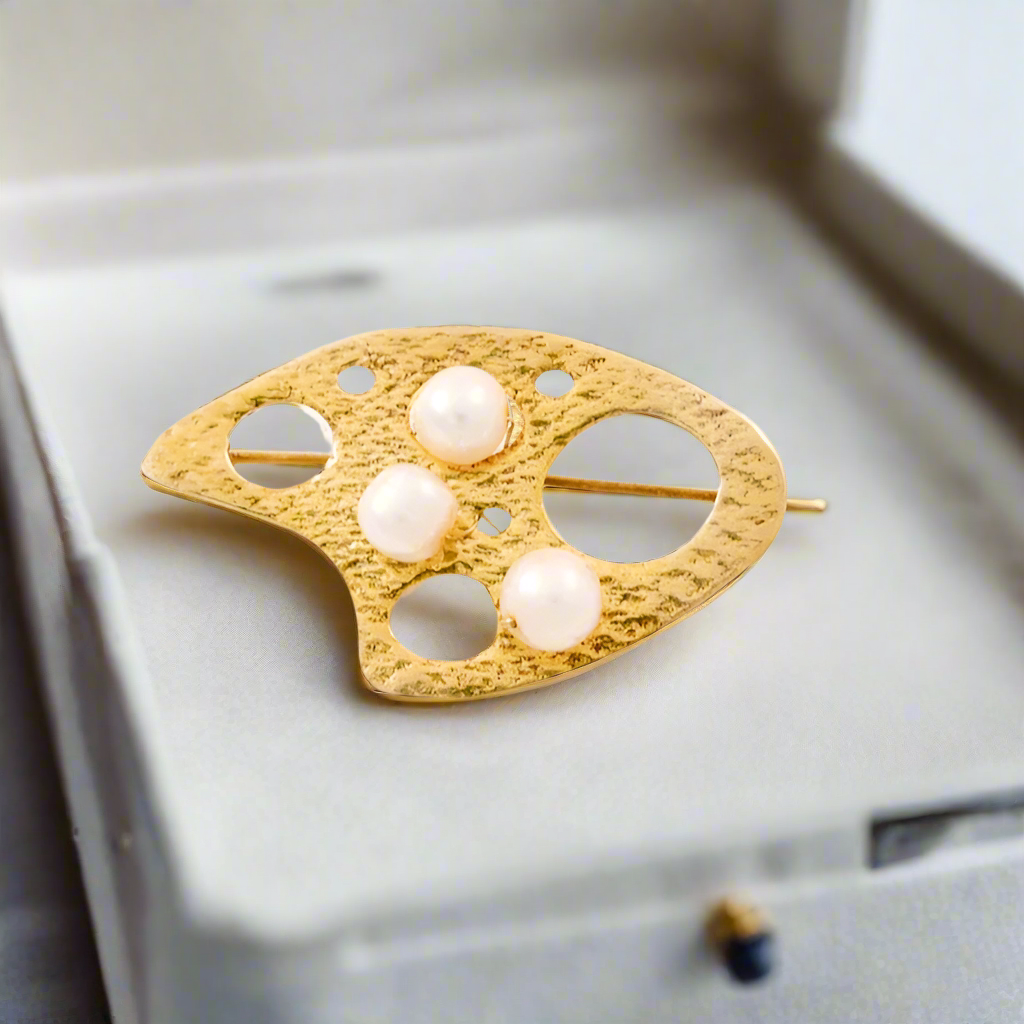 Textured Palette with Pearls- gold plated silver brooch