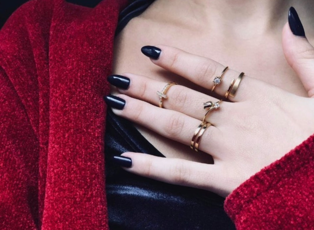 14K Gold ring with tulip and a zirkon