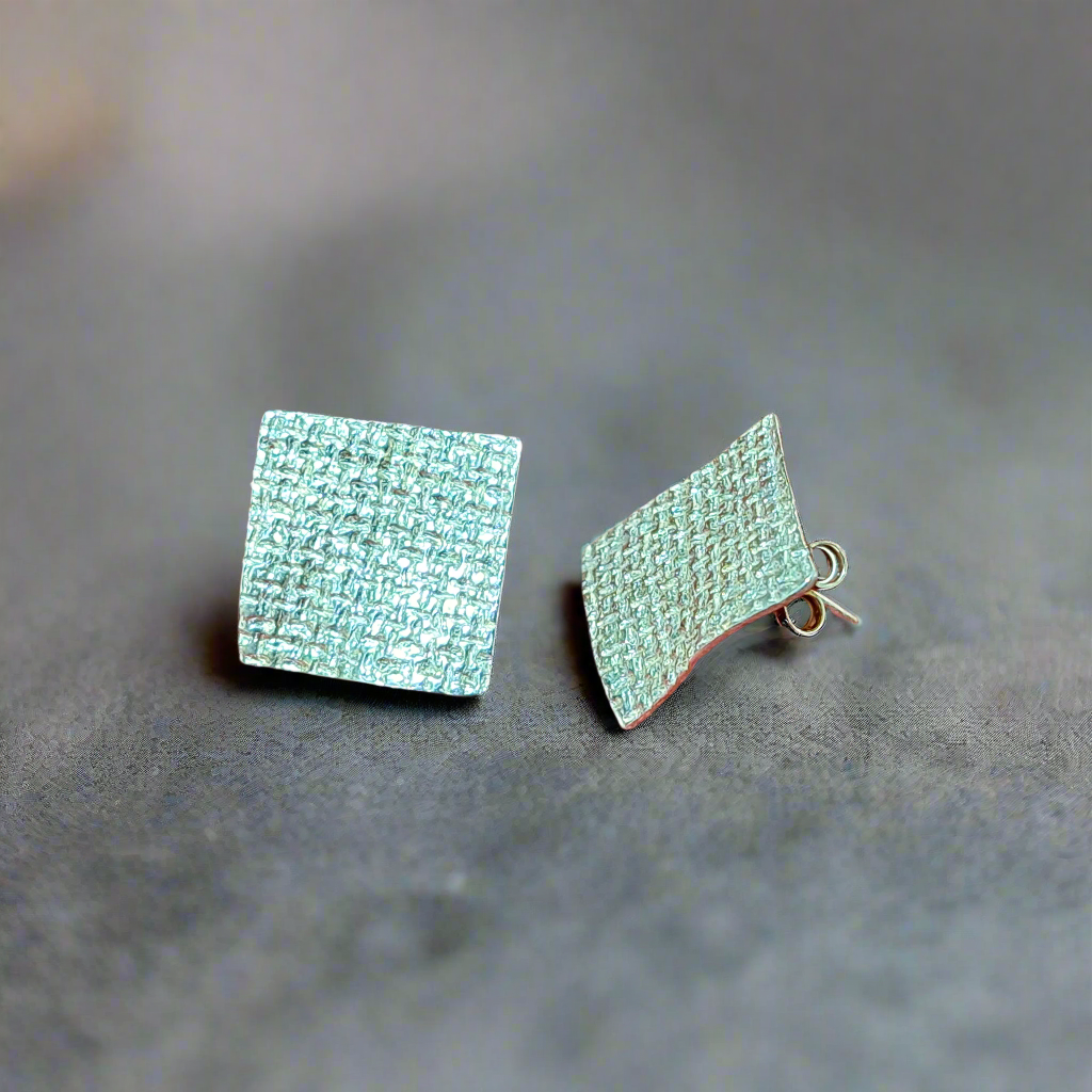 Sterling silver wave square earrings