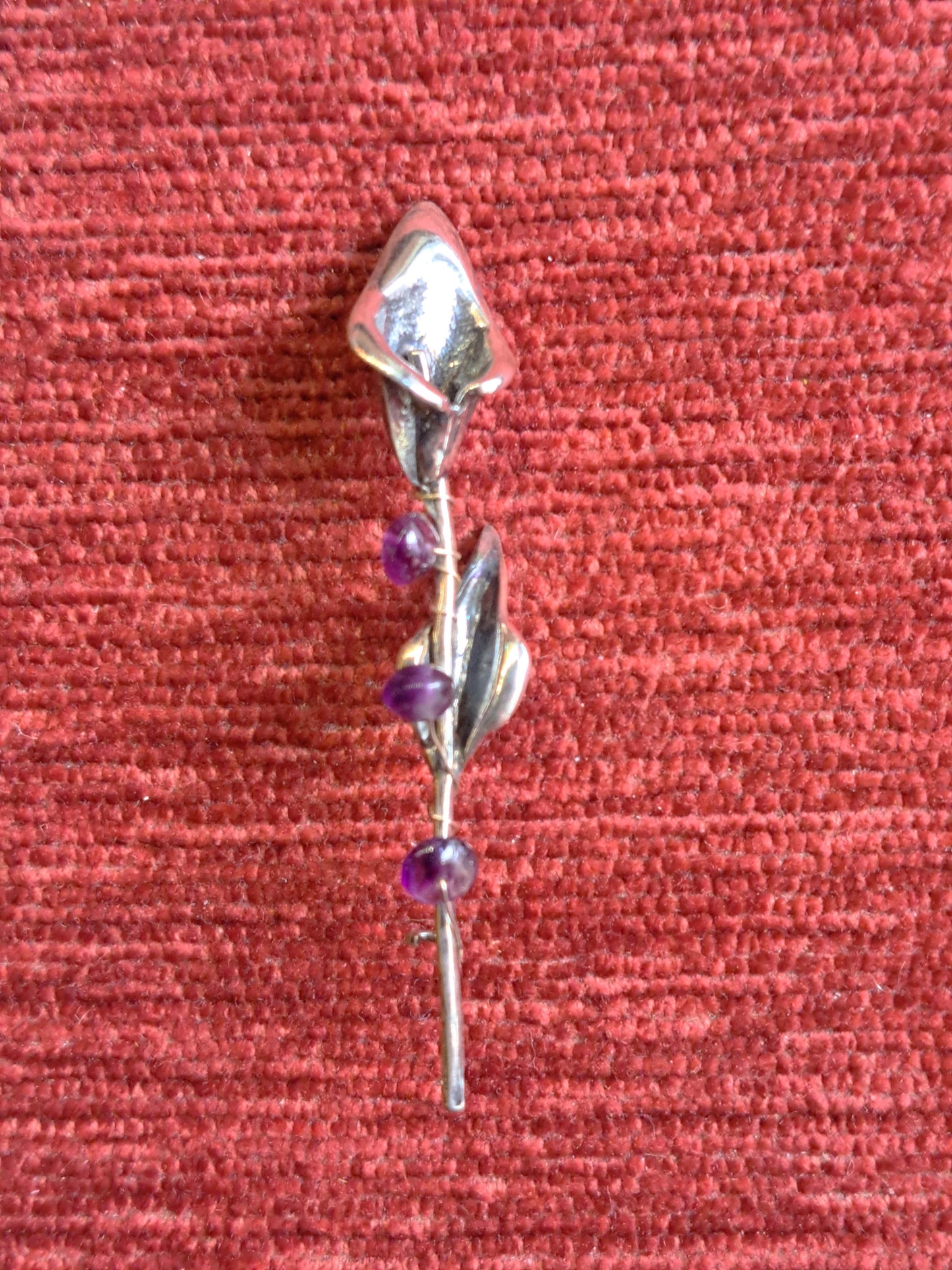 Lilly with amethysts- silver brooch
