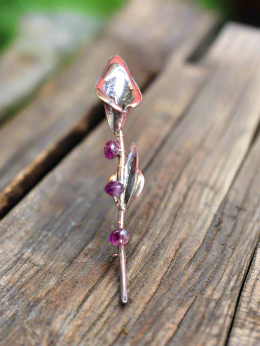 Lilly with amethysts- silver brooch