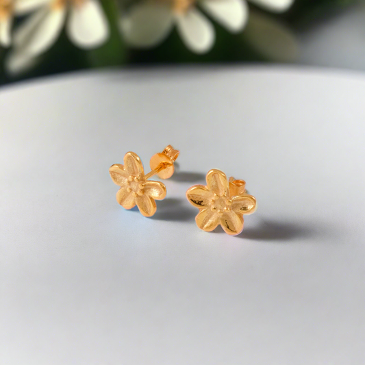 Tiny daisies, gold plated stud earrings