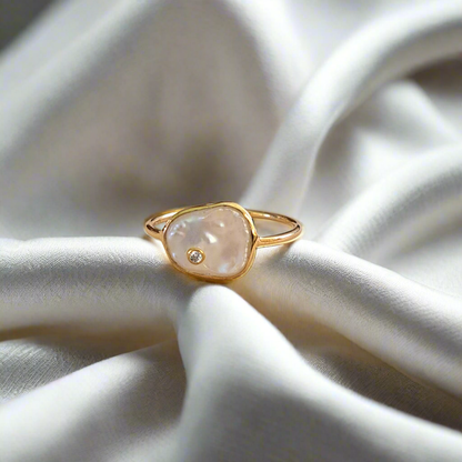 Handmade goldplated sterling silver ring with pearl and zirkon