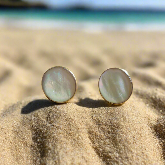 Round sterling silver earrings with mother of pearl (II) - Katerina Roukouna