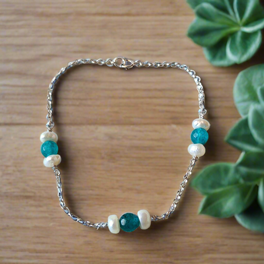 Handmade sterlingsilver bracelet with pearls and green agates - Katerina Roukouna