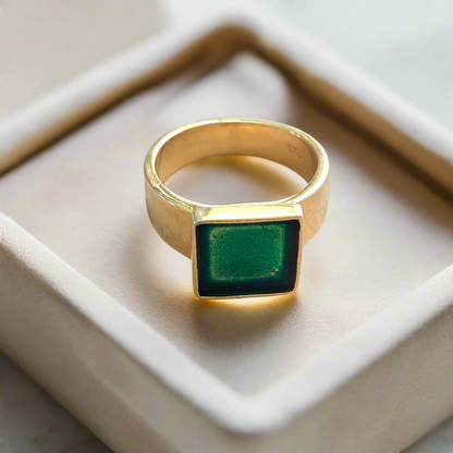 Goldplated sterling silver ring with green enamel