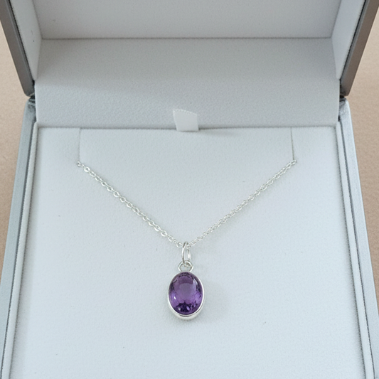 Sterling silver pendant with oval amethyst - Katerina Roukouna