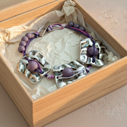 Handmade bracelet with haolites and elements
