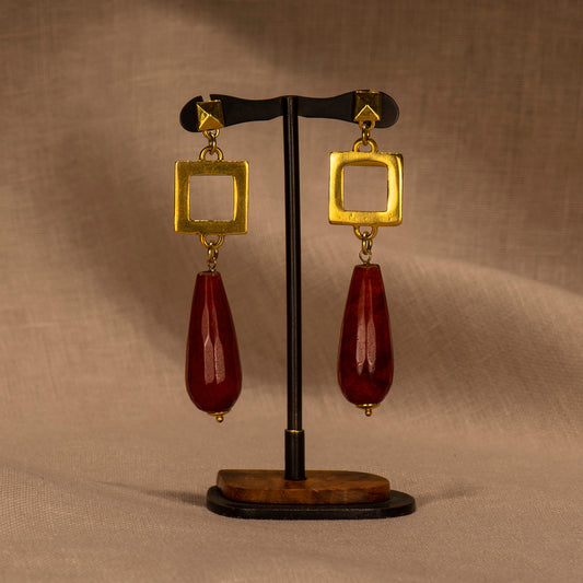 Square gold plated earrings with cornelians